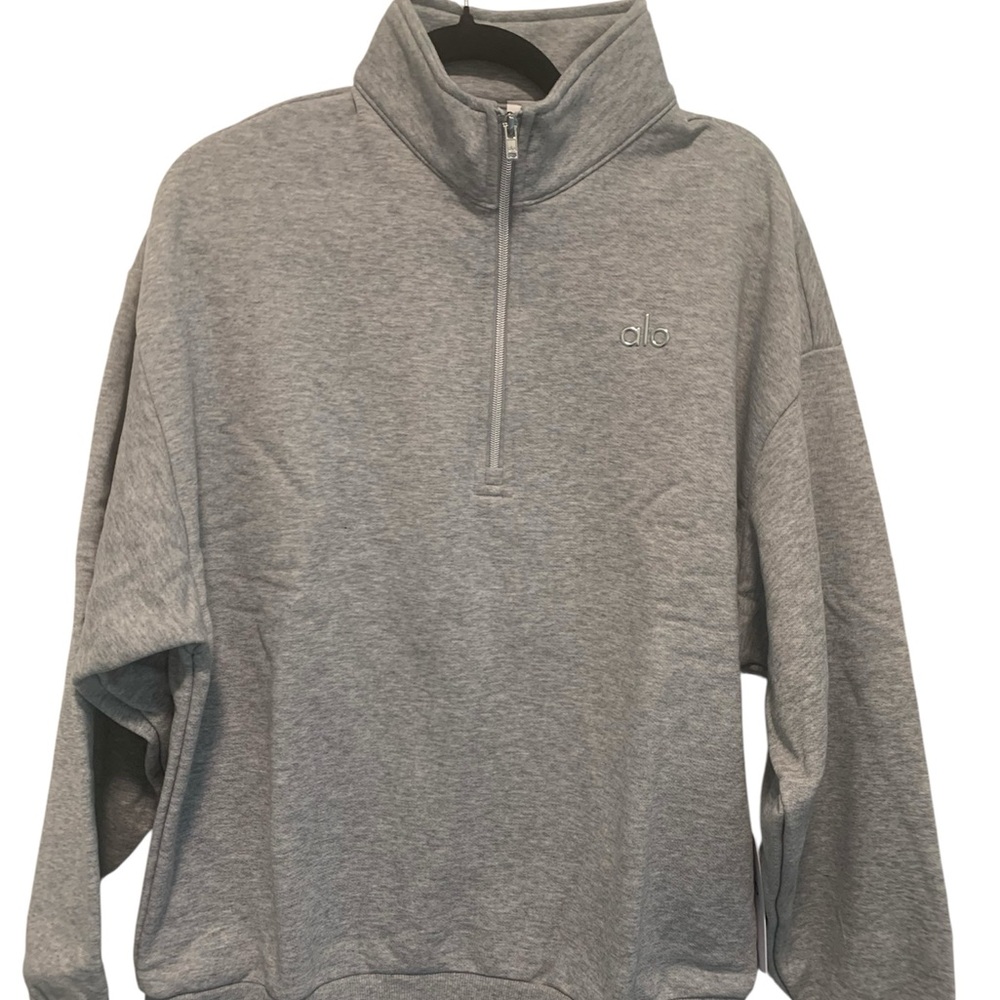98. NWT Alo Yoga accolade 1/4 zip pullover ATHLETIC HEATHER GREY Size M
